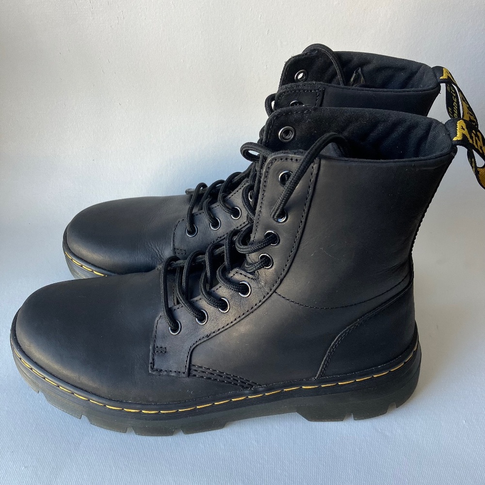 Dr. Martens Airwair AW004 New Leather Boots | Mens 9 | Lace up Combat Boots